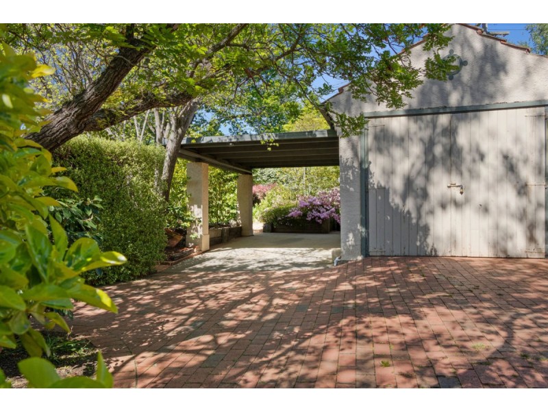 13 Durville Crescent, Griffith ACT 2603