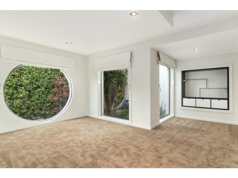 14 Nathan Street, Deakin ACT 2600