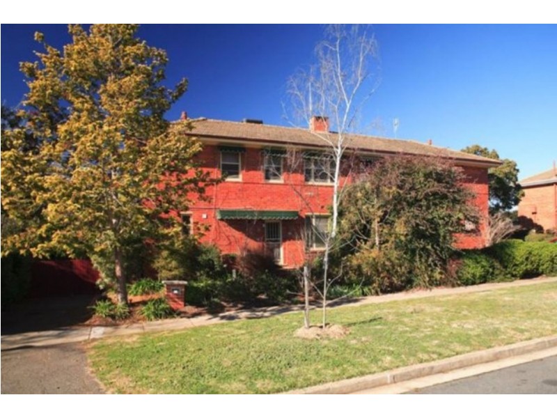 17 Vaughan Gardens, Narrabundah ACT 2604