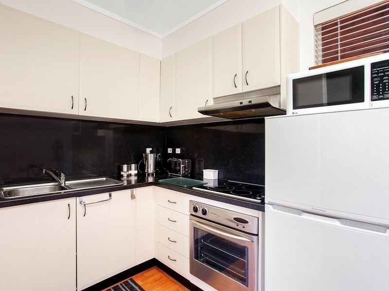 1/4 Nuyts Street, Red Hill ACT 2603