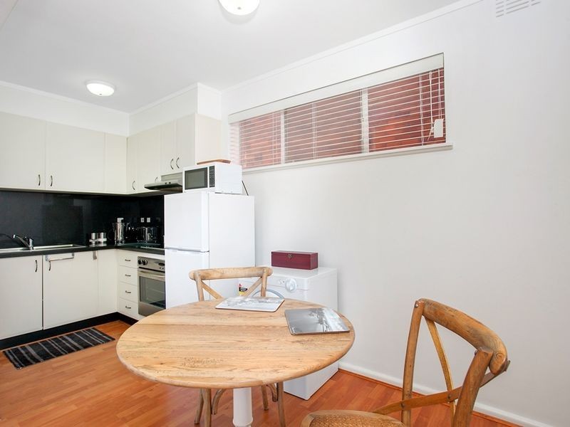 1/4 Nuyts Street, Red Hill ACT 2603