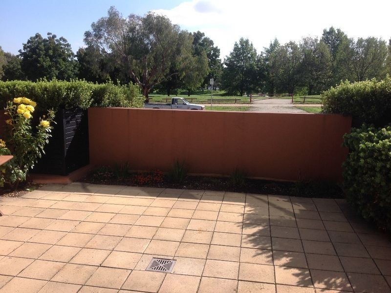 2/1 Drew Street, Greenway ACT 2900