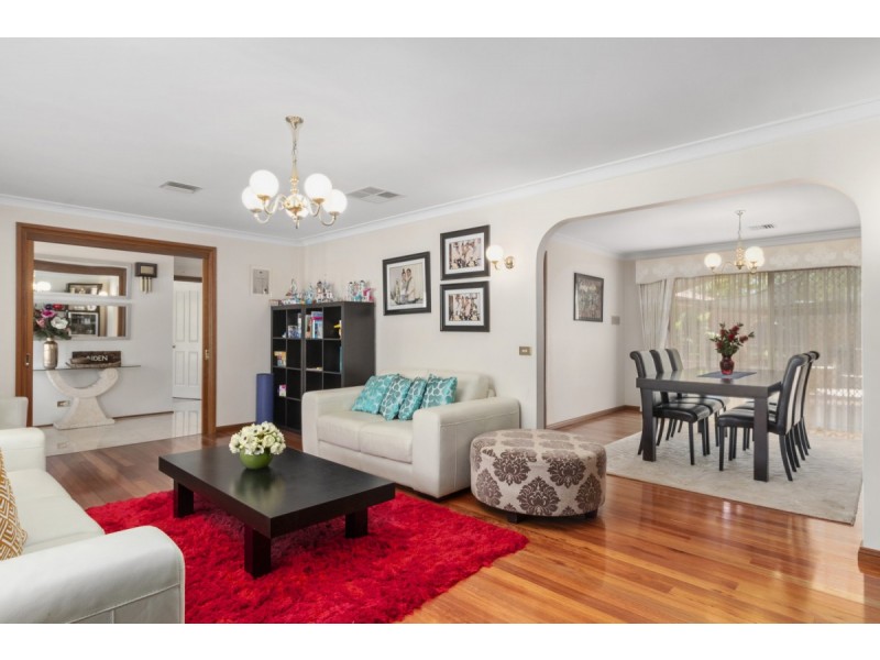 69 Jacaranda Drive, Jerrabomberra NSW 2619