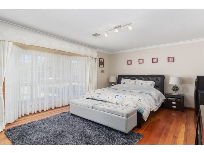 69 Jacaranda Drive, Jerrabomberra NSW 2619
