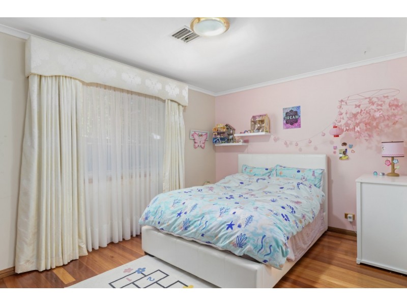 69 Jacaranda Drive, Jerrabomberra NSW 2619