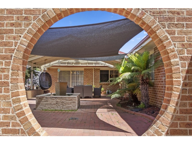 69 Jacaranda Drive, Jerrabomberra NSW 2619