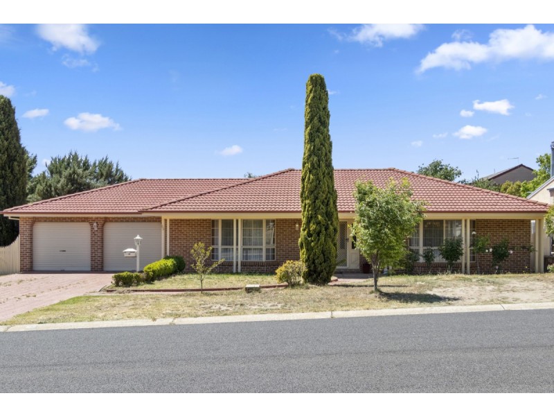 69 Jacaranda Drive, Jerrabomberra NSW 2619