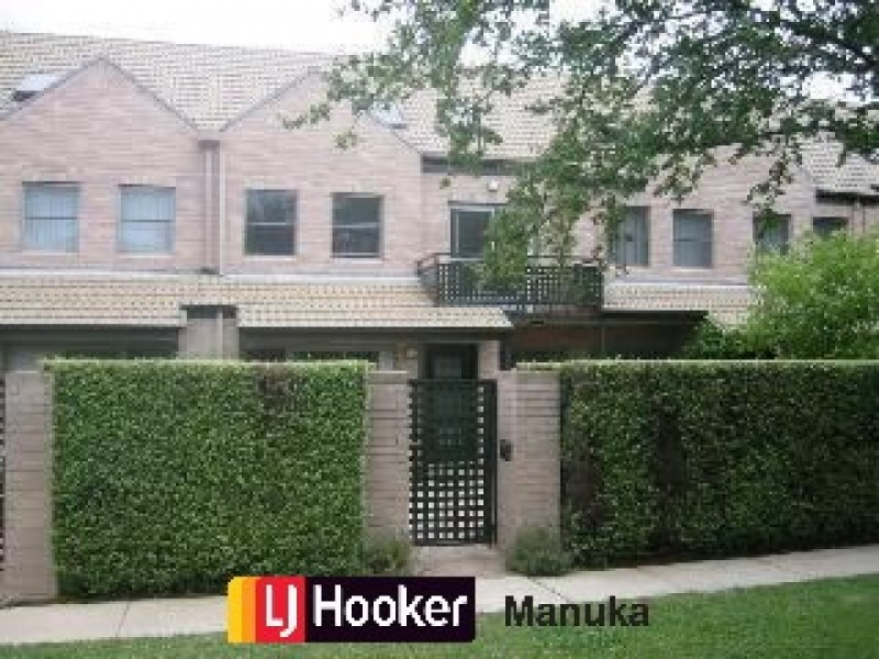 4/4 Hooker Place, Yarralumla ACT 2600