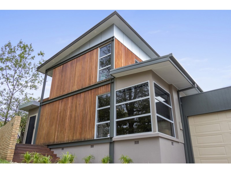 18 Carnegie Crescent, Narrabundah ACT 2604