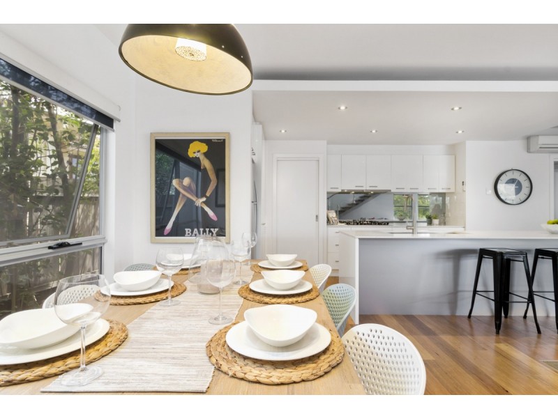 18 Carnegie Crescent, Narrabundah ACT 2604