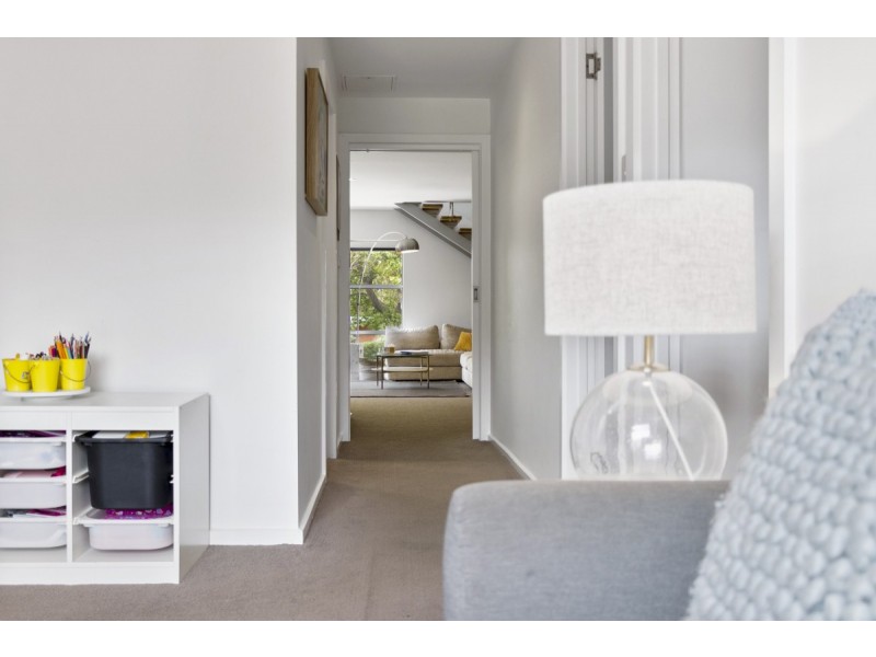 18 Carnegie Crescent, Narrabundah ACT 2604