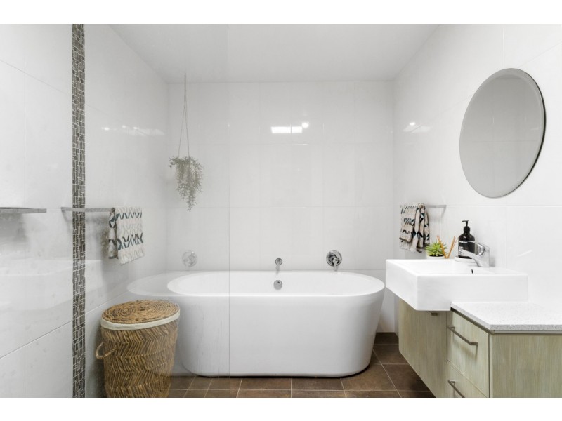 18 Carnegie Crescent, Narrabundah ACT 2604