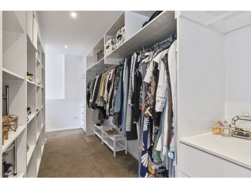 18 Carnegie Crescent, Narrabundah ACT 2604