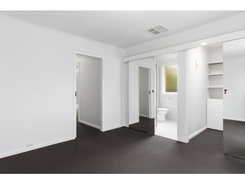 15 Pope Street, Hughes ACT 2605