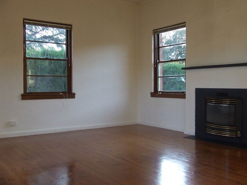 105 Captain Cook Crescent, Narrabundah ACT 2604