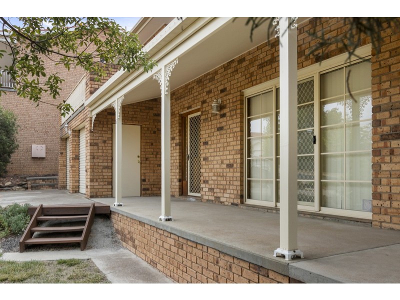 61 Crest Park Parade, Queanbeyan NSW 2620