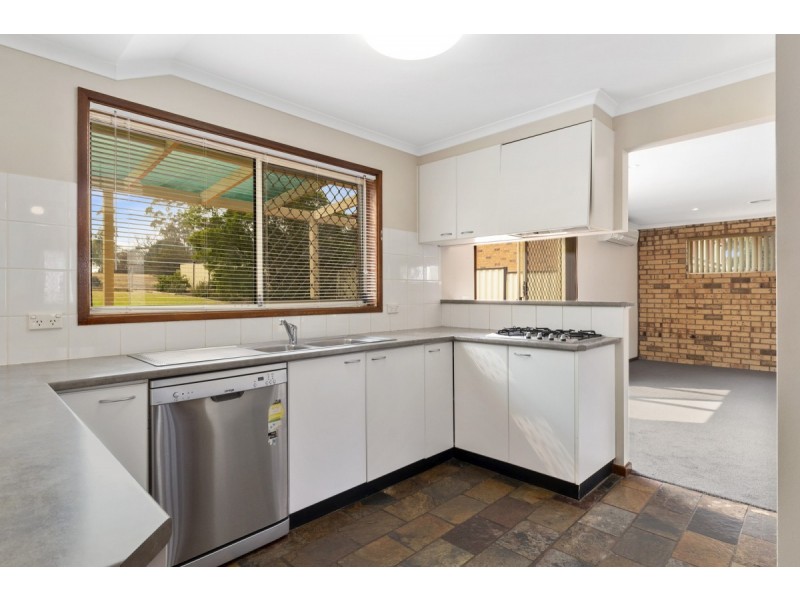 61 Crest Park Parade, Queanbeyan NSW 2620