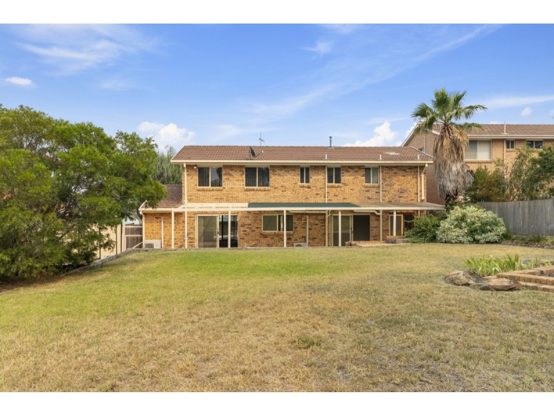 61 Crest Park Parade, Queanbeyan NSW 2620
