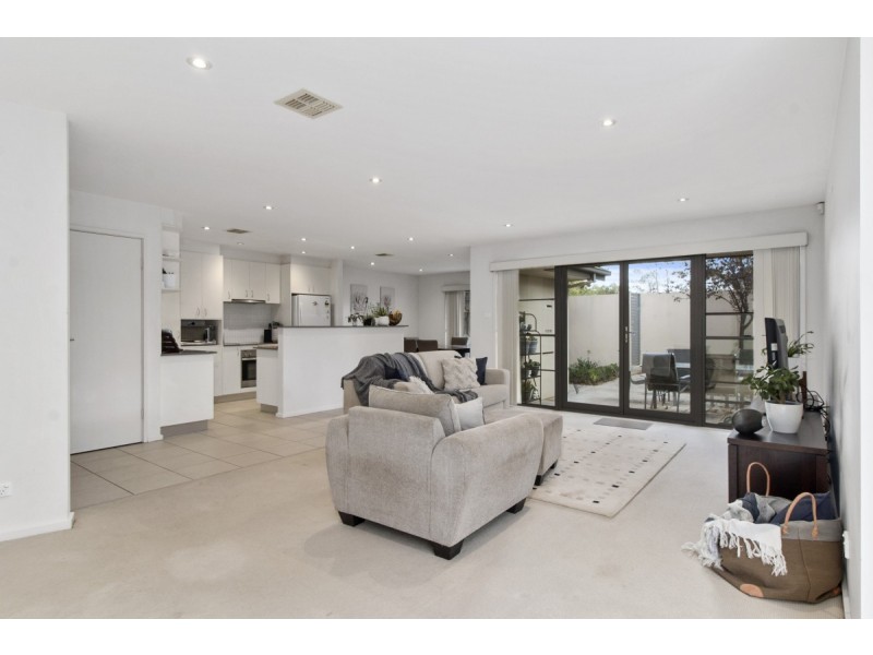 8/63 Newdegate Street, Deakin ACT 2600