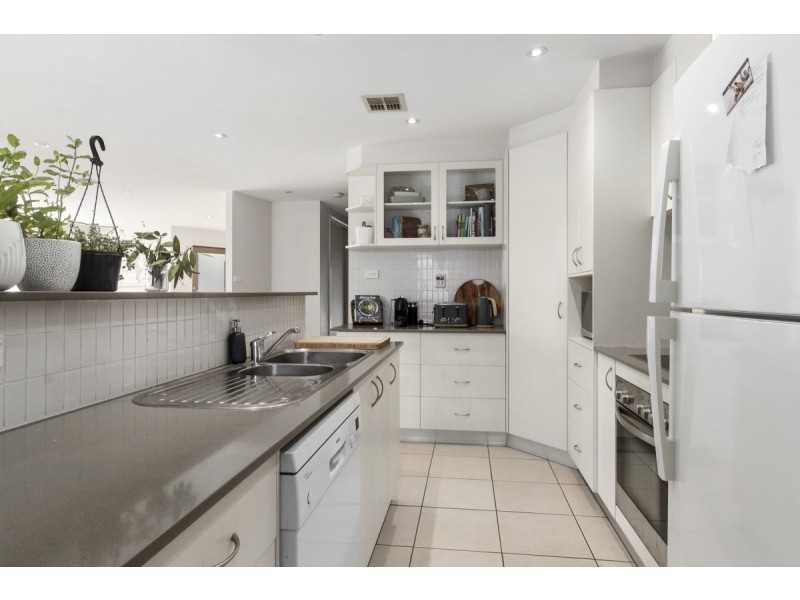 8/63 Newdegate Street, Deakin ACT 2600