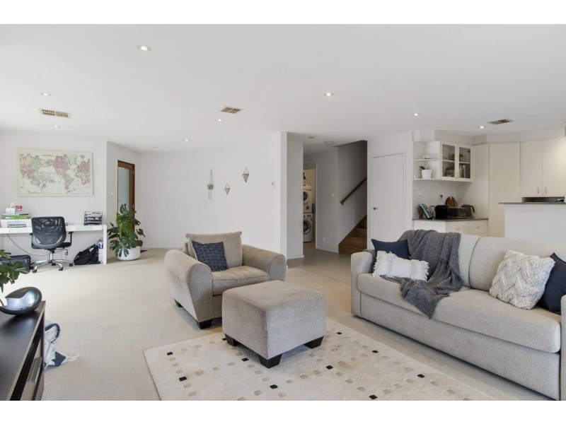 8/63 Newdegate Street, Deakin ACT 2600