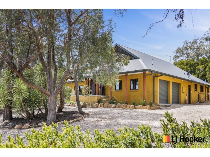 32 Carolyn Jackson Drive, Jerrabomberra NSW 2619