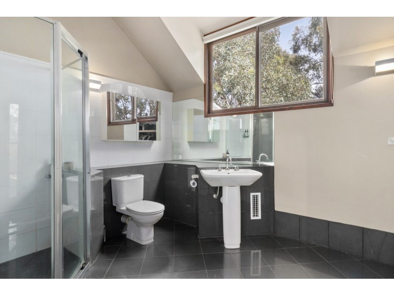 32 Carolyn Jackson Drive, Jerrabomberra NSW 2619