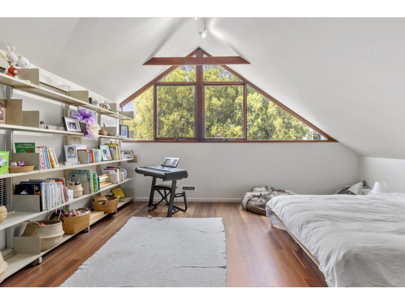 32 Carolyn Jackson Drive, Jerrabomberra NSW 2619