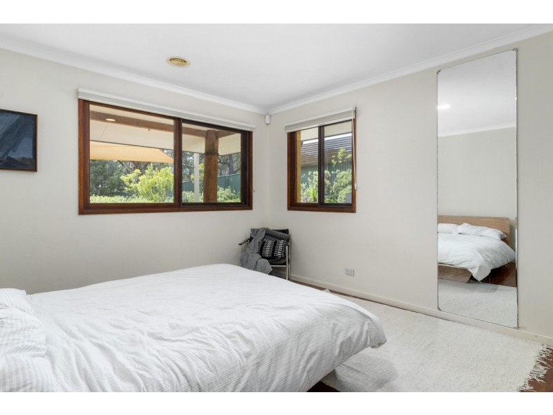 32 Carolyn Jackson Drive, Jerrabomberra NSW 2619