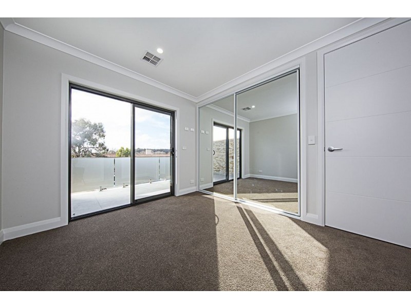 1/2 Bindel Street, Aranda ACT 2614