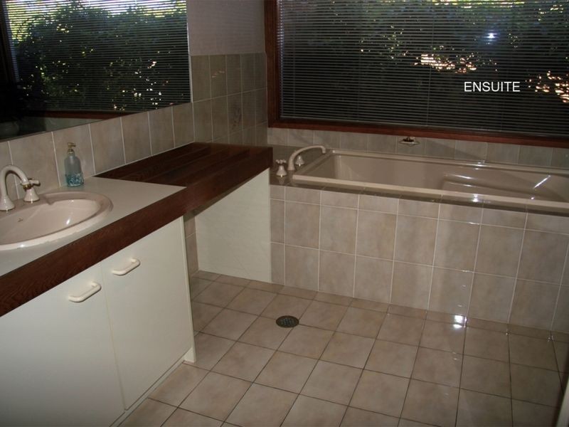 152 Julia Flynn Avenue, Isaacs ACT 2607