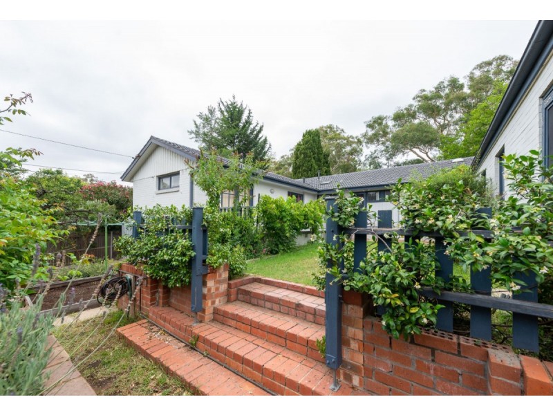 14 Lynch Street, Hughes ACT 2605