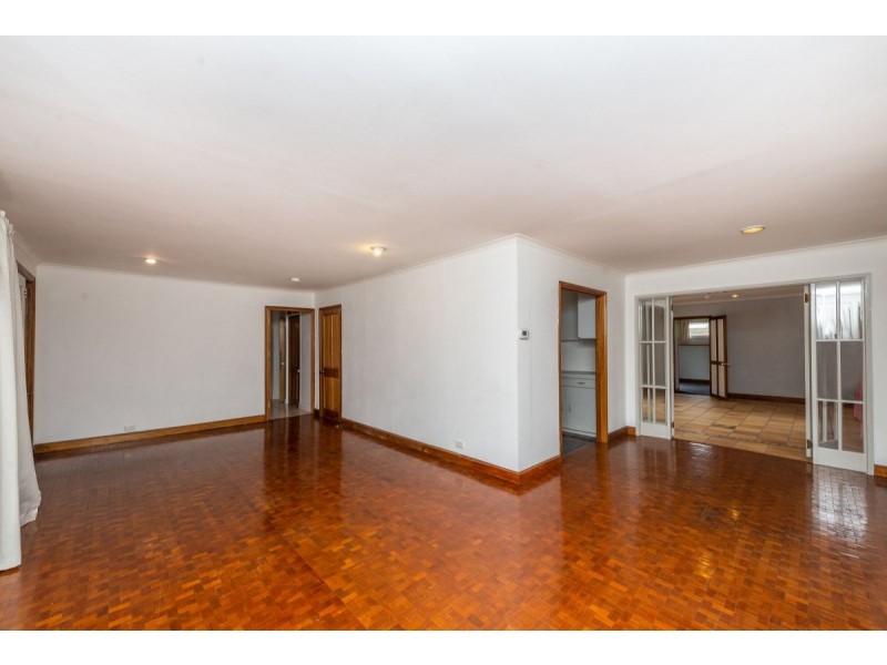 14 Lynch Street, Hughes ACT 2605