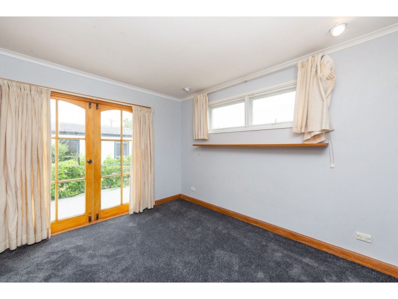 14 Lynch Street, Hughes ACT 2605