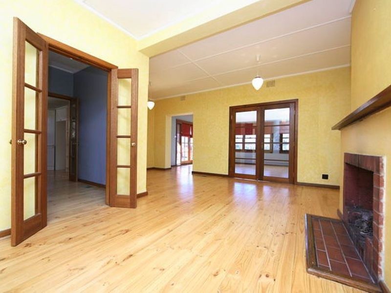 17 Vaughan Gardens, Narrabundah ACT 2604