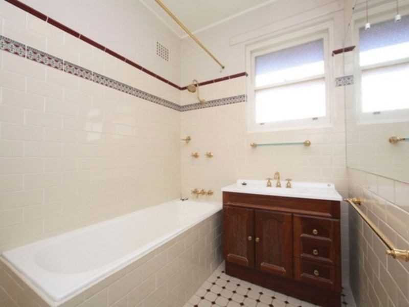 17 Vaughan Gardens, Narrabundah ACT 2604
