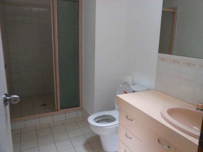 5 Dods Place, Greenway ACT 2900