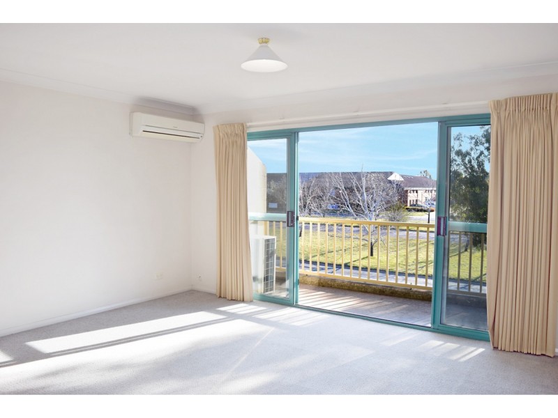 42/53 McMillan Crescent, Griffith ACT 2603