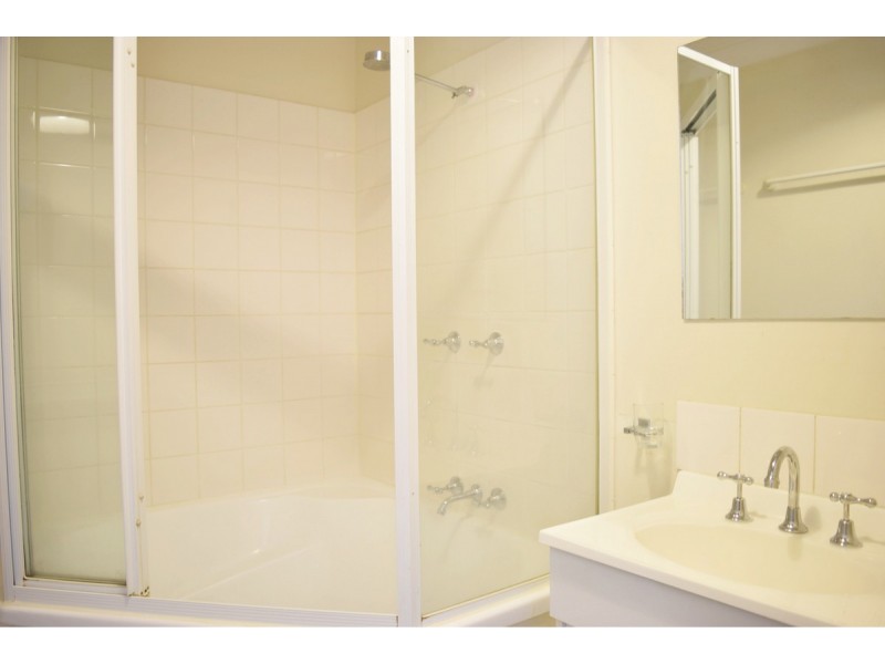 42/53 McMillan Crescent, Griffith ACT 2603