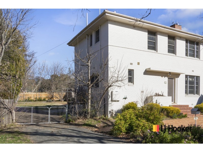 29 Vaughan Gardens, Narrabundah ACT 2604
