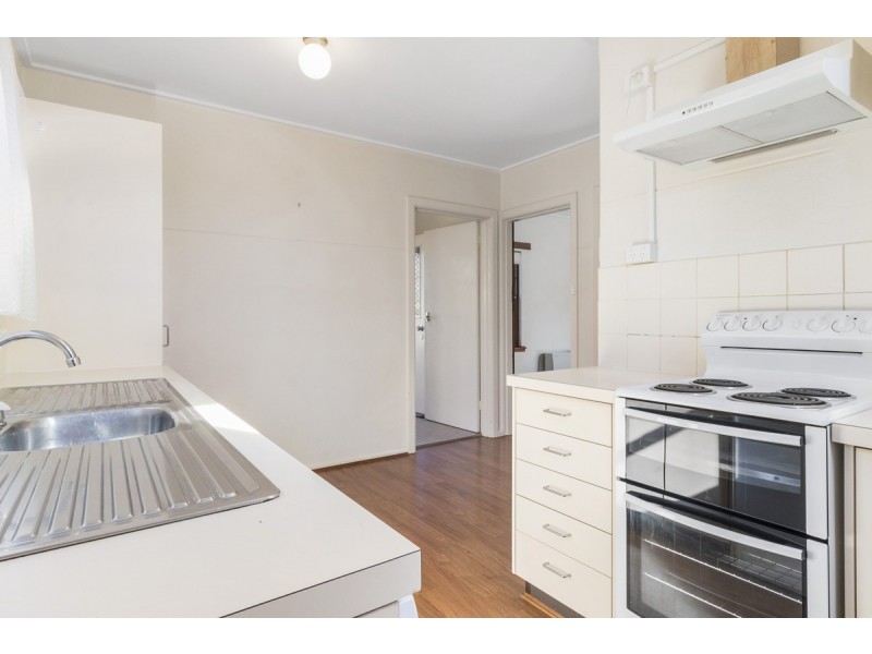 29 Vaughan Gardens, Narrabundah ACT 2604