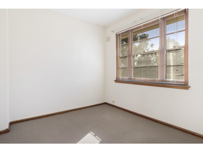 29 Vaughan Gardens, Narrabundah ACT 2604