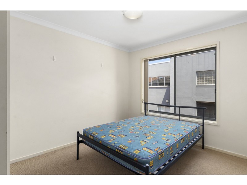 10/2 Namatjira Drive, Weston ACT 2611