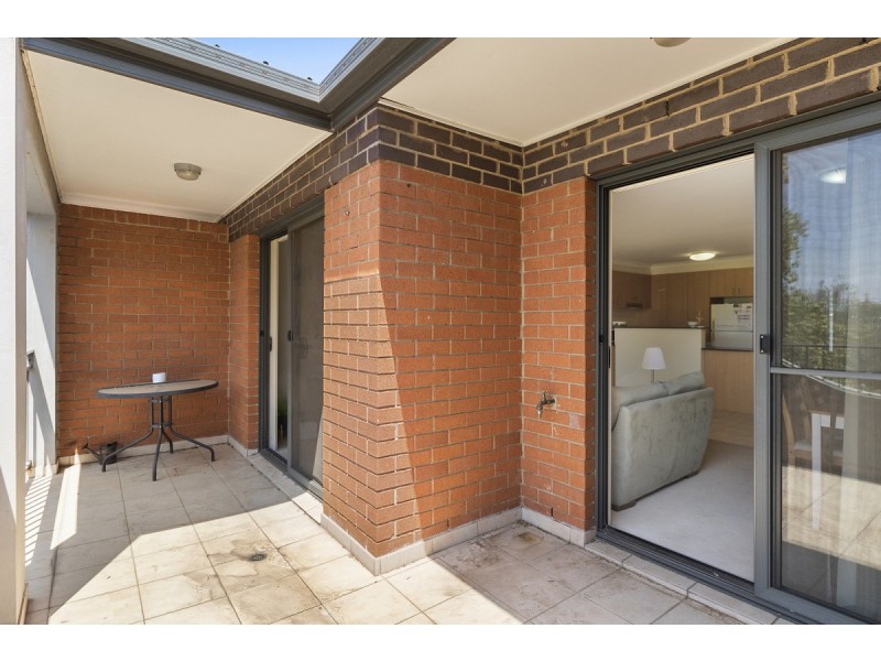 10/2 Namatjira Drive, Weston ACT 2611