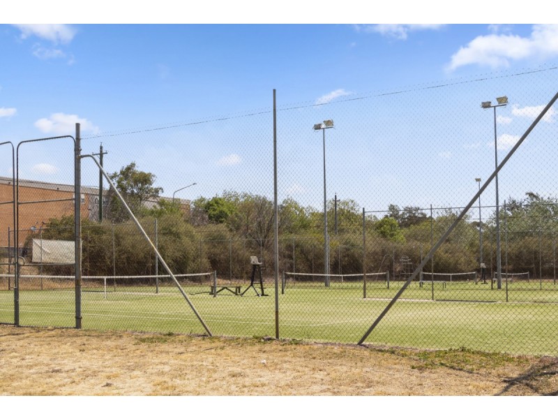 10/2 Namatjira Drive, Weston ACT 2611