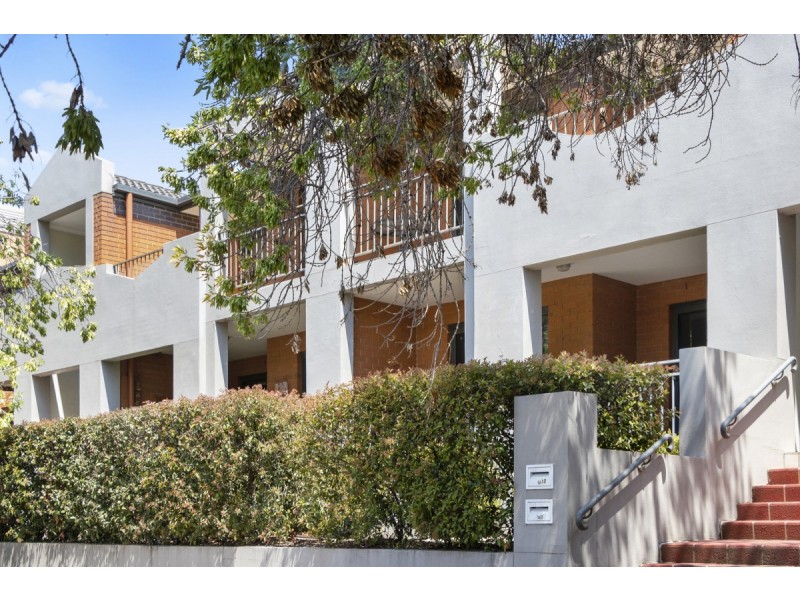 10/2 Namatjira Drive, Weston ACT 2611