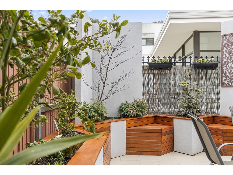 69/39 Jerrabomberra Avenue, Narrabundah ACT 2604