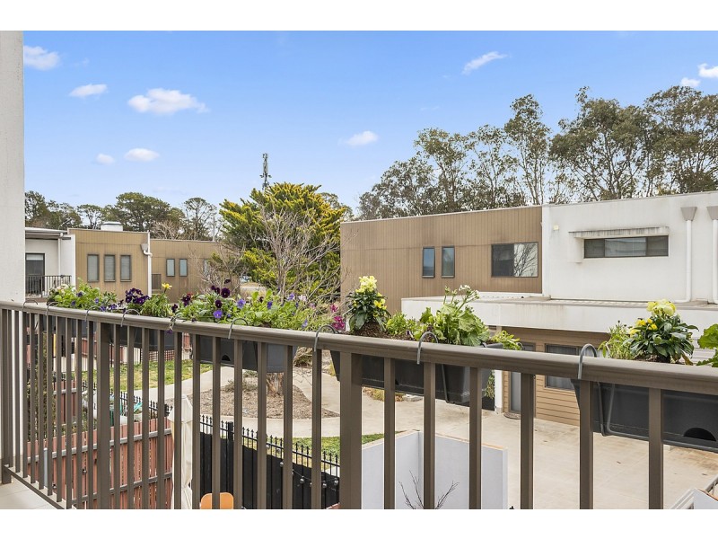 69/39 Jerrabomberra Avenue, Narrabundah ACT 2604