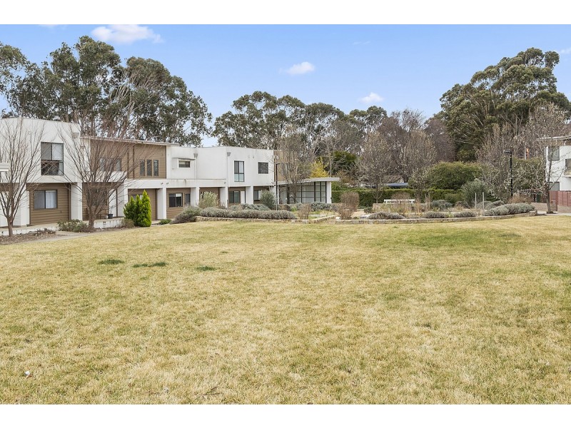 69/39 Jerrabomberra Avenue, Narrabundah ACT 2604