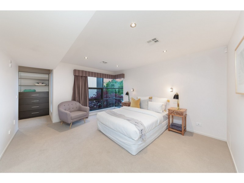 9 Waygoose Street, Kingston ACT 2604